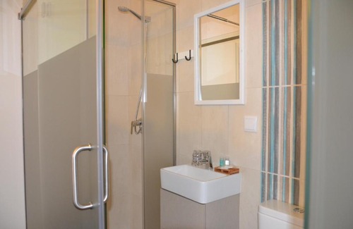 Leiria House | Discover Casa do Ti Luís: Family-Friendly with Kitchen Access