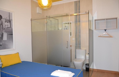 Leiria House | Discover Casa do Ti Luís: Family-Friendly with Kitchen Access