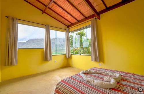 Lapinha da Serra House | Casa do Vaz: Family-Friendly Retreat with Kitchen & Dining
