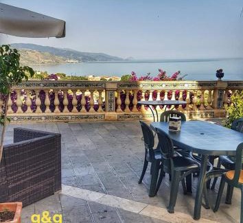 Santo Stefano di Camastra Bed & Breakfast | Pet-Friendly Casa Dolce Casa with Breakfast & Hot Tub