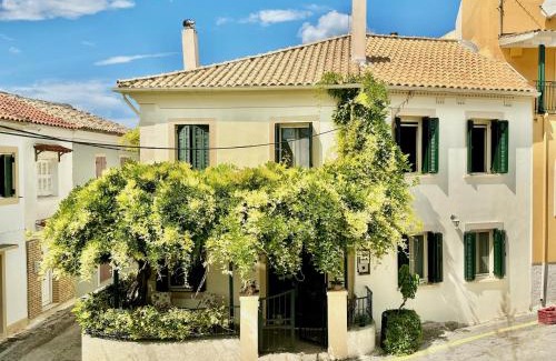 Esperion Villa | Enjoy Casa Dolce with Private Plunge Pool - 4-Star Retreat