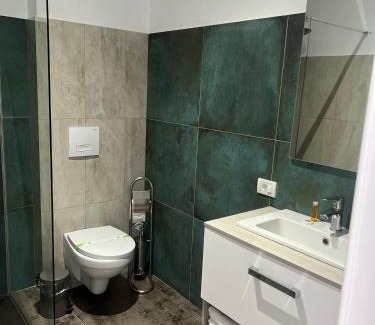 Aiud House | Budget-Friendly Stay at Casa Domeniile Vinului with Dining
