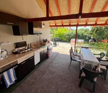 Techirghiol House | Casa Dorina: Guest Rated 9.3 with Family-Friendly Amenities