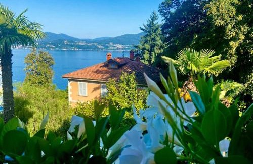 Gonte Apartment | Beachfront Casa Doris: Family-Friendly Retreat with Pool