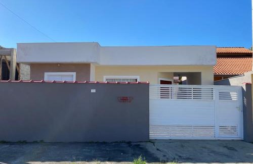 Mococa House | Experience Casa dos Andrade: Oceanfront Oasis in Caraguatatuba