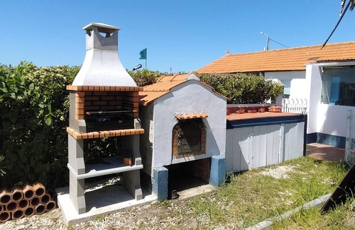 Murtosa Cottage | Casa dos Flamingos: Nature Lover's Oceanfront Retreat