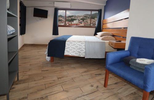Zona Centro Apartment | Family-Friendly Stay at Casa Dos Fridas in Centro Guanajuato