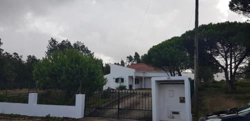 Caldas da Rainha House | Guest Rated Casa dos Morgados: Family & Pet-Friendly Haven