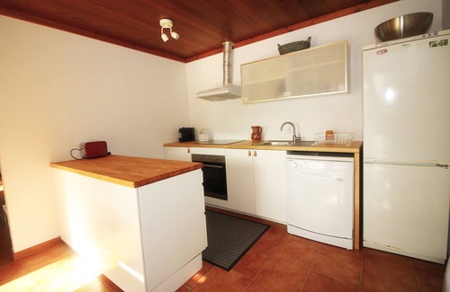 Parada de Bouro Cottage | Discover Casa dos Netos - Family-Friendly Retreat with Pool