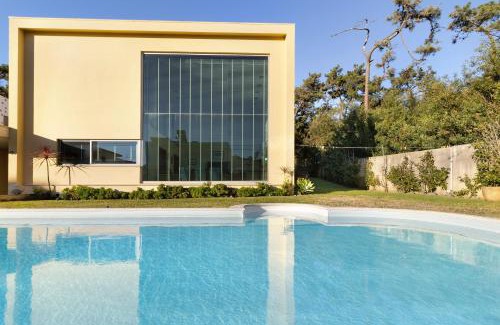 Esposende Villa | Explore Casa dos Pinheiros: Family-Friendly with Pool