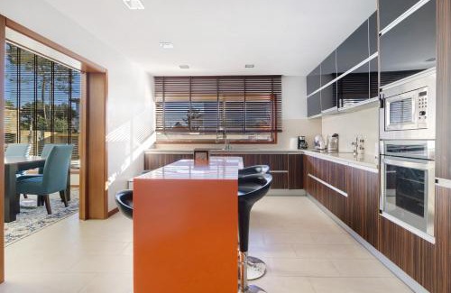 Esposende Villa | Explore Casa dos Pinheiros: Family-Friendly with Pool