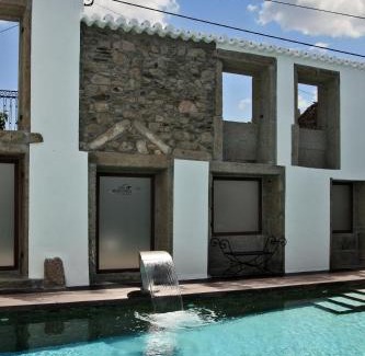Vilar Torpim House | Discover Casa Dos Poços: Oceanfront Bliss with Pool