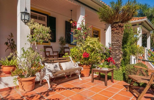 Ponta Delgada House | Discover Casa dos Terços: Family-Friendly & Inviting Retreat