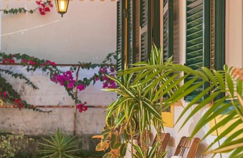 Ponta Delgada House | Discover Casa dos Terços: Family-Friendly & Inviting Retreat