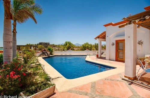 Loreto House | Casa Dreamaway: Beachfront Retreat with Private Pool