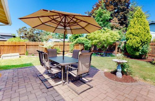 Dundee House | Family-Friendly Retreat at Casa Dundee with 9/10 Reviews