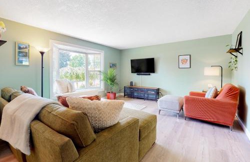 Dundee House | Family-Friendly Retreat at Casa Dundee with 9/10 Reviews