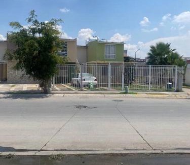 San Pedro Tlaquepaque Apartment | Budget-Friendly Casa Duplex Near Airport & Arena VFG
