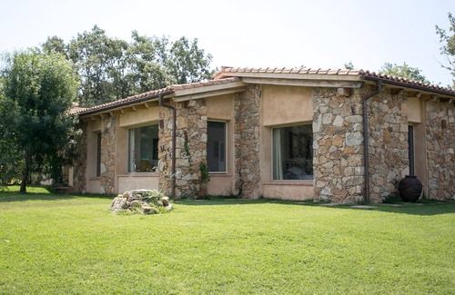 Villanueva De La Vera House | Eco-Friendly Retreat at Casa Ecológica in La Vera
