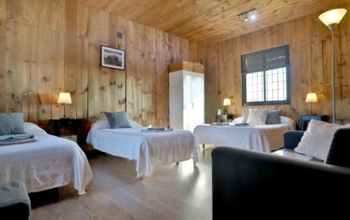 Fuente Palmera Bed & Breakfast | Eco-Friendly Retreat at Casa Rural Ecuestre with Pool