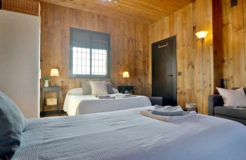 Fuente Palmera Bed & Breakfast | Eco-Friendly Retreat at Casa Rural Ecuestre with Pool
