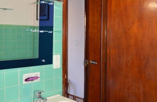 El Vedado House | Discover Casa Eduardo Linea: Family-Friendly with Spa Access