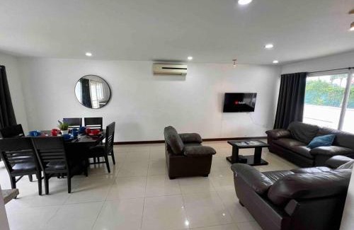 Lazaro Cardenas Apartment | Casa ejecutiva en fraccionamiento privado