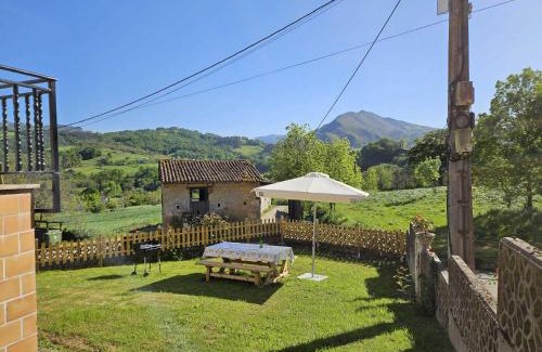 Parres House | Family-Friendly Stay at Casa El Caspiu Arobes - Rated 9.6