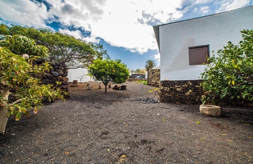Tabayesco House | Casa El Cerco: Ocean View Getaway with Family-Friendly Perks