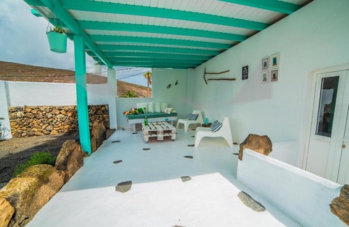 Tabayesco House | Casa El Cerco: Ocean View Getaway with Family-Friendly Perks
