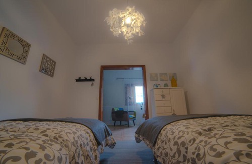 Tabayesco House | Casa El Cerco: Ocean View Getaway with Family-Friendly Perks