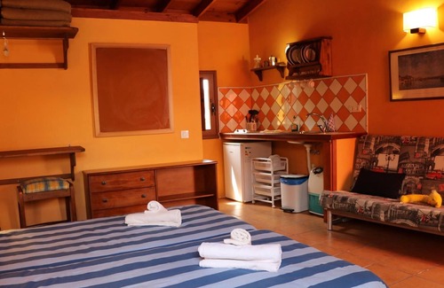 El Tanque Apartment | Guest Rated 10/10: Casa El Comisario Family Apartment