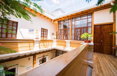 Quito Historic Center Hotel | Casa El Edén: Guest Rated 10/10 with Family-Friendly Amenities