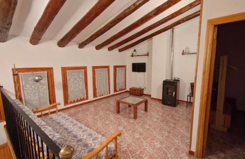 Penarroya de Tastavins Apartment | Pet and Child Friendly Stay at Casa el Ferrer, Rated 8.4