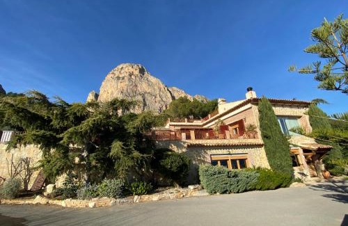 Polop Villa | Experience Casa El Flare: Oceanfront Retreat with Pool
