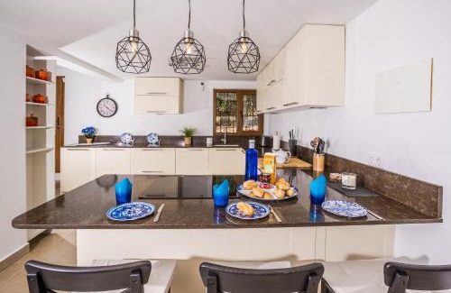 Ermita Villa | Discover Casa El Formet: Family-Friendly Retreat with Pool