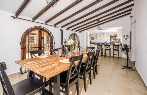 Ermita Villa | Discover Casa El Formet: Family-Friendly Retreat with Pool