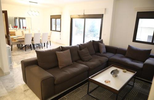 Kfardebian Apartment | Casa El Haje