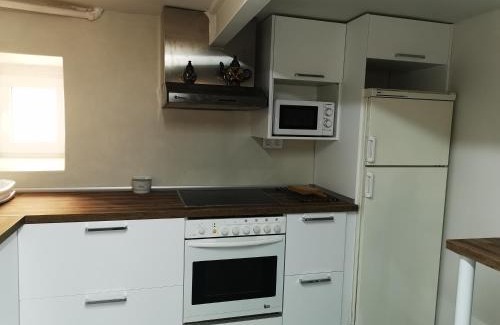 Anguciana House | Casa El Jazmín: Pet-Friendly Retreat with Breakfast Included