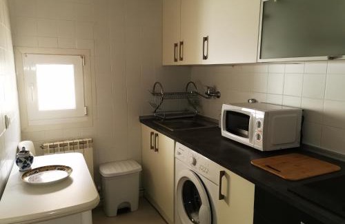 Anguciana House | Casa El Jazmín: Pet-Friendly Retreat with Breakfast Included