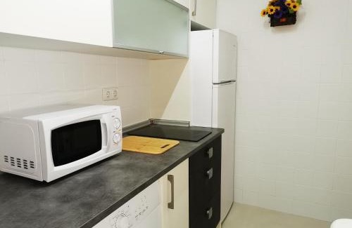 Anguciana House | Casa El Jazmín: Pet-Friendly Retreat with Breakfast Included