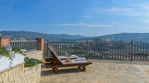 Iznajar Villa | Top-Rated Casa El Mirador Iznajar with Pool and Family Fun