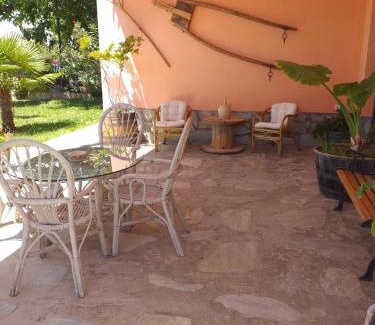 Salas Bajas House | Family-Friendly CASA el NOGAL with Stellar 9/10 Ratings