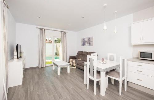 El Palmar House | Casa El Palmar 1: Guest Rated 9.4 with Pool & Pet-Friendly