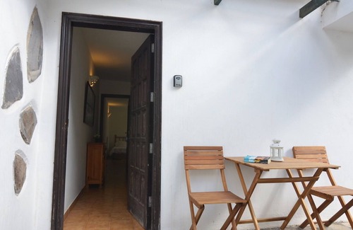 Hermigua Apartment | Casa El Patio - Inviting Studio with Terrace and Mountain Views