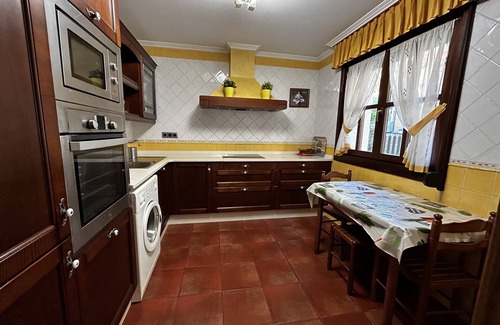 Cue Cottage | Ideal Casa El Pontón: Oceanfront Retreat for 8 Guests
