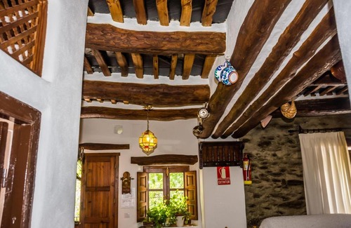 Bubion House | Discover Casa el Portón: Pet-Friendly Retreat with Top Ratings