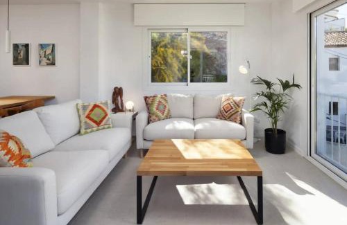 Caleta de Velez House | Child-Friendly Stay at El Retiro, 365-Rentals - 4-Star Comfort