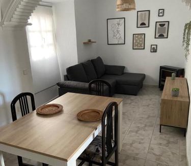 Arcos de la Frontera Apartment | Discover El rincón de San Pedro – Family-Friendly Retreat
