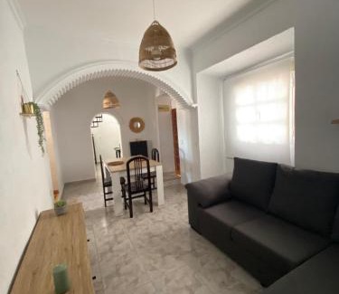 Arcos de la Frontera Apartment | Discover El rincón de San Pedro – Family-Friendly Retreat